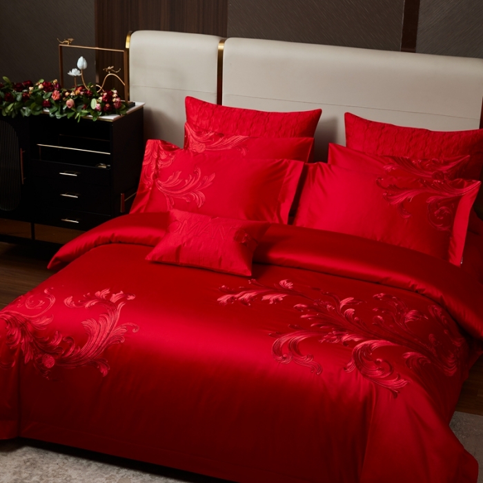 91家纺网 家纺一手货源 找家纺 爱情故事 2025新款100支婚庆四件套棚拍倾城之恋