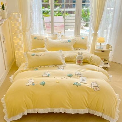 91家纺网 家纺一手货源 找家纺 易禾 2024新款牛奶绒毛巾绣兔绒荷叶边四件套-精灵 精灵兔-黄