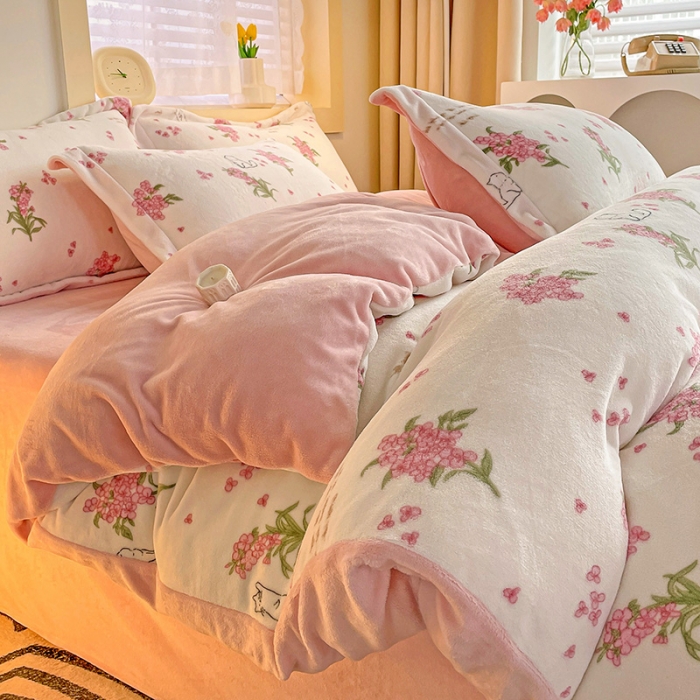 91家纺网 家纺一手货源 找家纺 （总）畅畅家纺 2024新款活性印花小清新AB版加厚高克重牛奶绒四件套