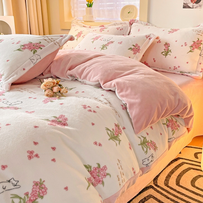 91家纺网 家纺一手货源 找家纺 （总）畅畅家纺 2024新款活性印花小清新AB版加厚高克重牛奶绒四件套