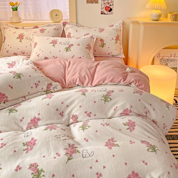 91家纺网 家纺一手货源 找家纺 畅畅家纺 2023新款活性印花小清新AB版加厚高克重法莱绒牛奶绒四件套 艾薇