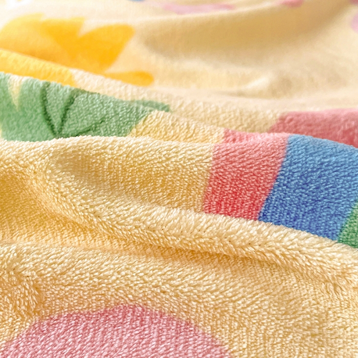 91家纺网 家纺一手货源 找家纺 畅畅家纺 2023新款活性印花小清新AB版加厚高克重法莱绒牛奶绒四件套 彩虹花朵