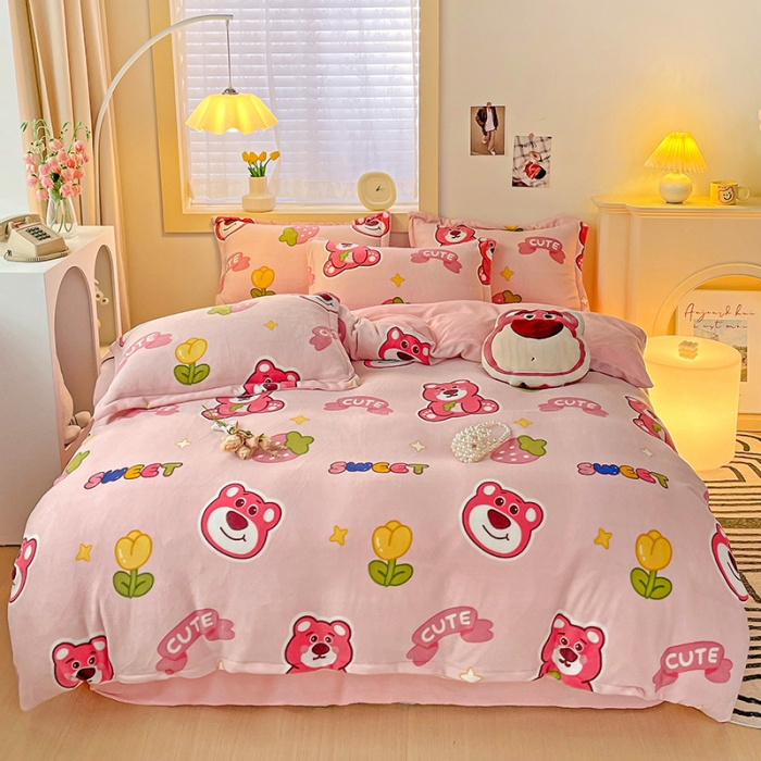 91家纺网 家纺一手货源 找家纺 畅畅家纺 2023新款活性印花小清新AB版加厚高克重法莱绒牛奶绒四件套 草莓熊