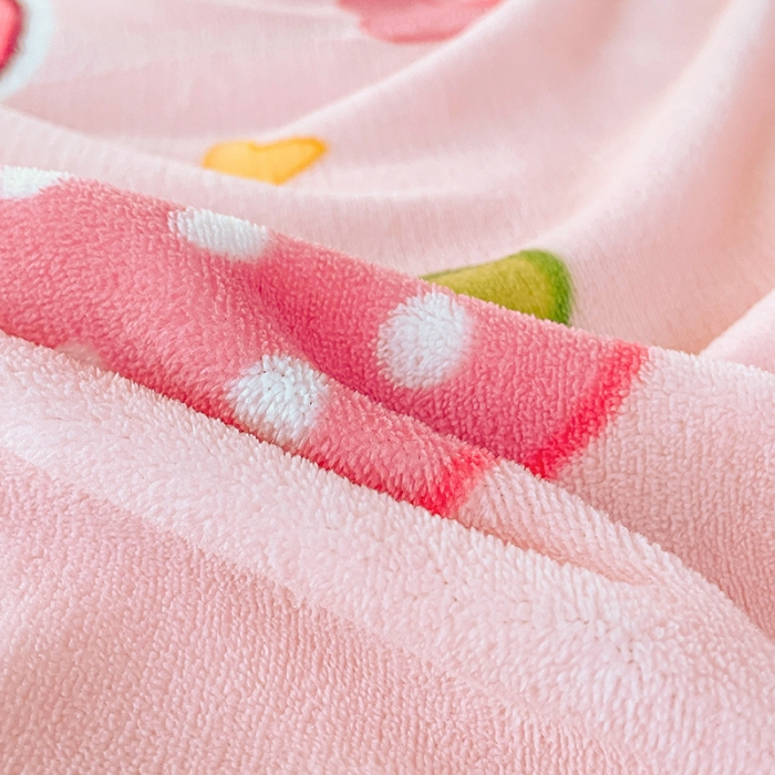 91家纺网 家纺一手货源 找家纺 畅畅家纺 2023新款活性印花小清新AB版加厚高克重法莱绒牛奶绒四件套 草莓熊