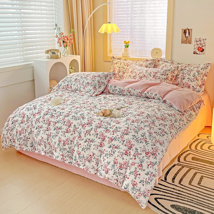 91家纺网 家纺一手货源 找家纺 畅畅家纺 2023新款活性印花小清新AB版加厚高克重法莱绒牛奶绒四件套 芳香魅影