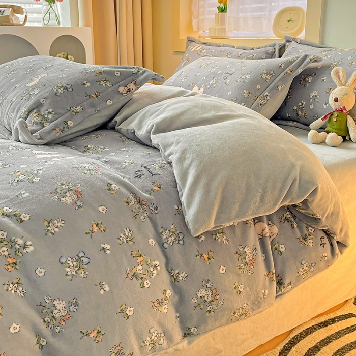 91家纺网 家纺一手货源 找家纺 畅畅家纺 2023新款活性印花小清新AB版加厚高克重法莱绒牛奶绒四件套 可可里