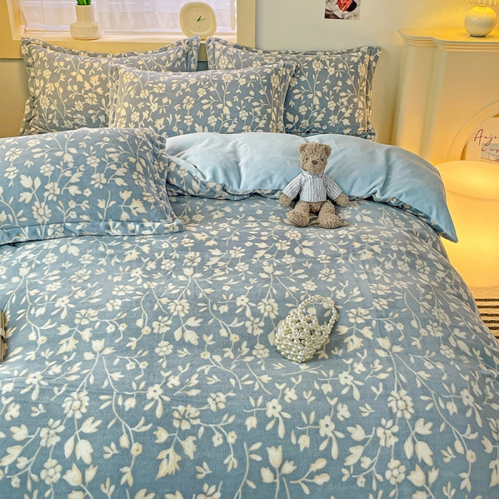 91家纺网 家纺一手货源 找家纺 畅畅家纺 2023新款活性印花小清新AB版加厚高克重法莱绒牛奶绒四件套 浪漫情调