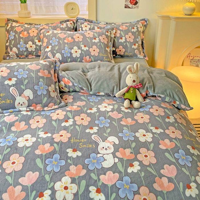 91家纺网 家纺一手货源 找家纺 畅畅家纺 2023新款活性印花小清新AB版加厚高克重法莱绒牛奶绒四件套 萌动