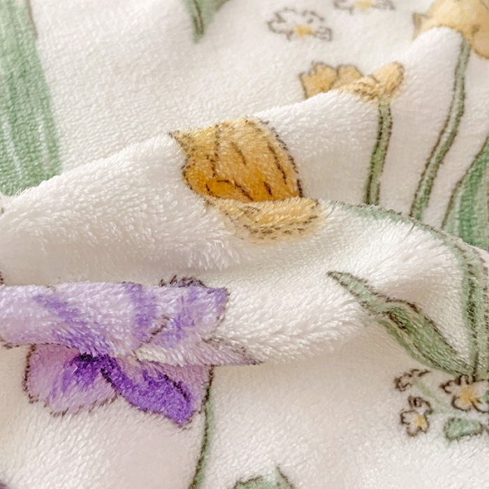 91家纺网 家纺一手货源 找家纺 畅畅家纺 2023新款活性印花小清新AB版加厚高克重法莱绒牛奶绒四件套 幸运草