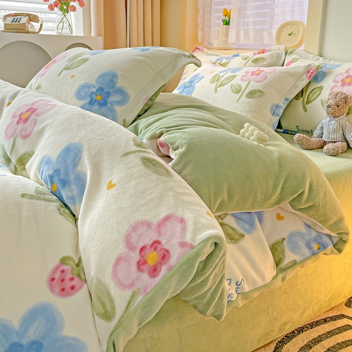 91家纺网 家纺一手货源 找家纺 畅畅家纺 2023新款活性印花小清新AB版加厚高克重法莱绒牛奶绒四件套 嫣然