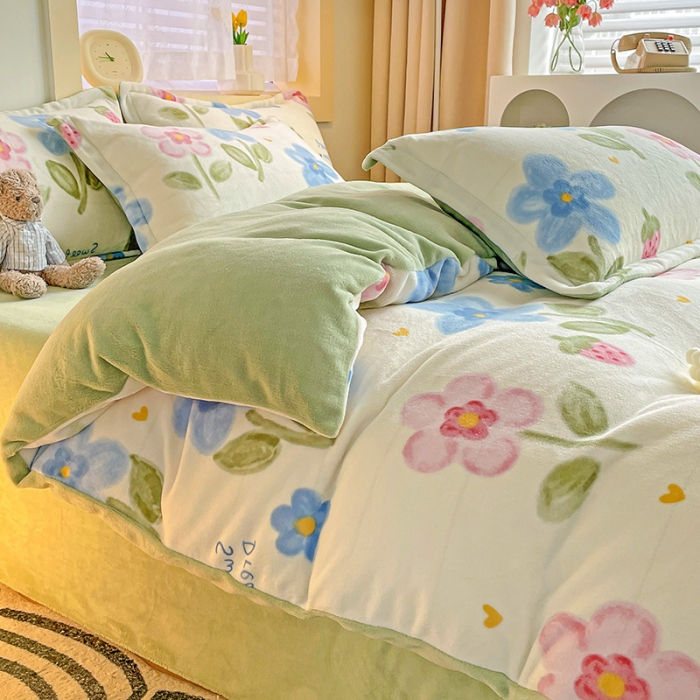 91家纺网 家纺一手货源 找家纺 畅畅家纺 2023新款活性印花小清新AB版加厚高克重法莱绒牛奶绒四件套 嫣然