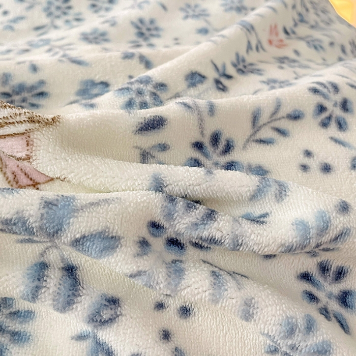 91家纺网 家纺一手货源 找家纺 畅畅家纺 2023新款活性印花小清新AB版加厚高克重法莱绒牛奶绒四件套 伊人香榭