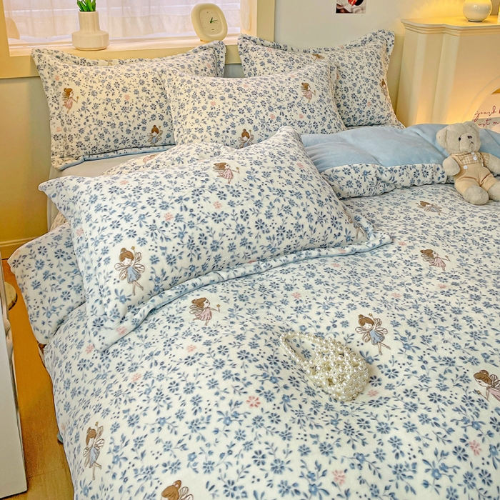 91家纺网 家纺一手货源 找家纺 畅畅家纺 2023新款活性印花小清新AB版加厚高克重法莱绒牛奶绒四件套 伊人香榭