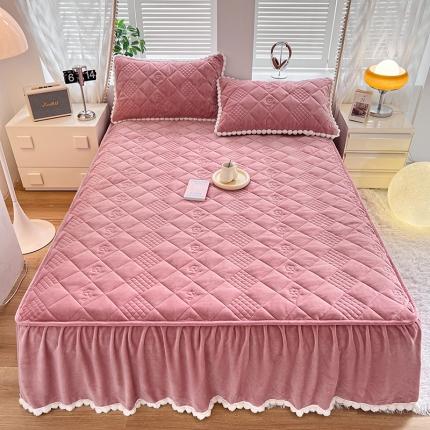 91家纺网 家纺一手货源 找家纺 （总）禧缘家纺（原梦想家） 2024新款牛奶绒球球夹棉床裙式床笠三件套