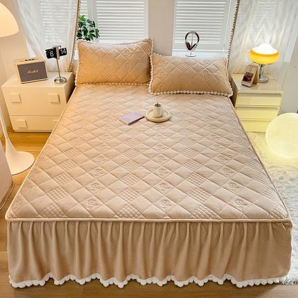 91家纺网 家纺一手货源 找家纺 （总）禧缘家纺（原梦想家） 2024新款牛奶绒球球夹棉床裙式床笠三件套