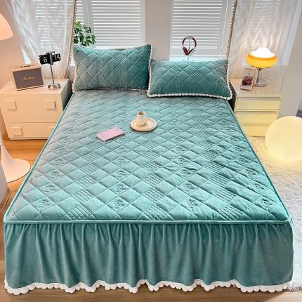 91家纺网 家纺一手货源 找家纺 禧缘家纺（原梦想家） 2024新款牛奶绒球球夹棉床裙式床笠三件套 球球-水绿