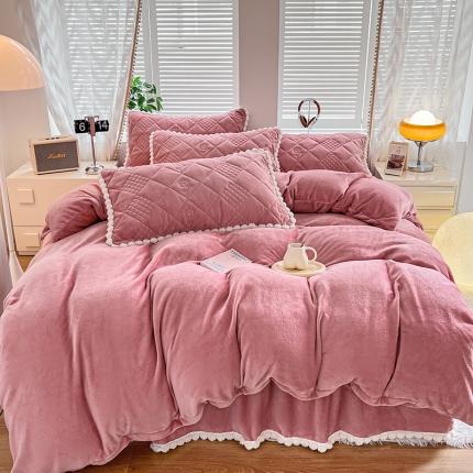 91家纺网 家纺一手货源 找家纺 （总）禧缘家纺（原梦想家） 2024新款球球夹棉床裙式床笠牛奶绒四件套