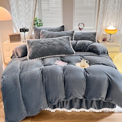 91家纺网 家纺一手货源 找家纺 禧缘家纺（原梦想家） 2024新款球球夹棉床裙式床笠牛奶绒四件套 球球-深灰