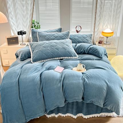 91家纺网 家纺一手货源 找家纺 （总）禧缘家纺（原梦想家） 2024新款球球夹棉床裙式床笠牛奶绒四件套