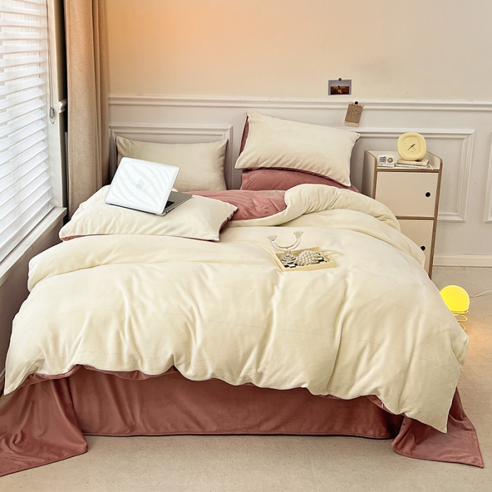91家纺网 家纺一手货源 找家纺 宜家坊 ins风小红书博主推荐A类高克重纯色双拼牛奶绒四件套 奶白豆沙