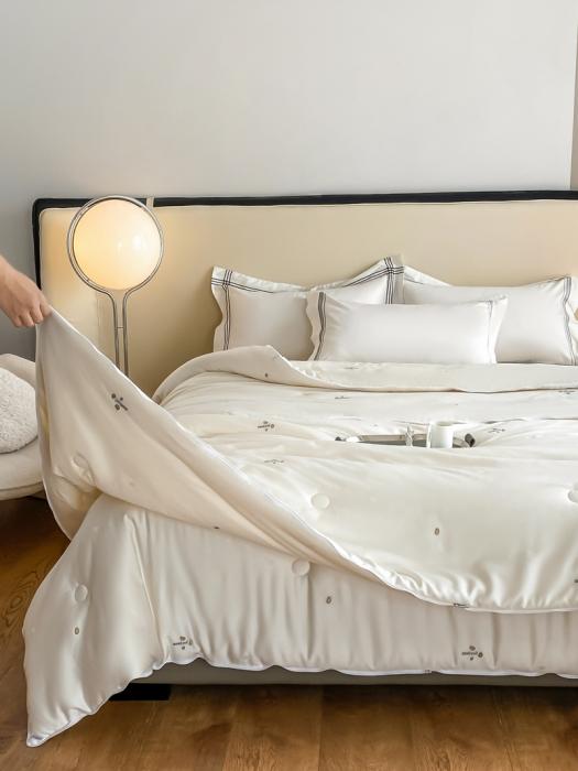 91家纺网 家纺一手货源 找家纺 新款天丝棉大提花蚕丝大豆被蚕丝二合一拉链子母被芯剪花大豆蚕丝被子