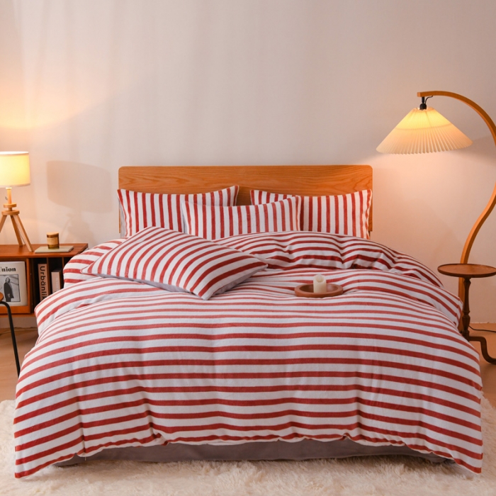 91家纺网 家纺一手货源 找家纺 2023新款无印风印花双面牛奶绒四件套 棕红条纹