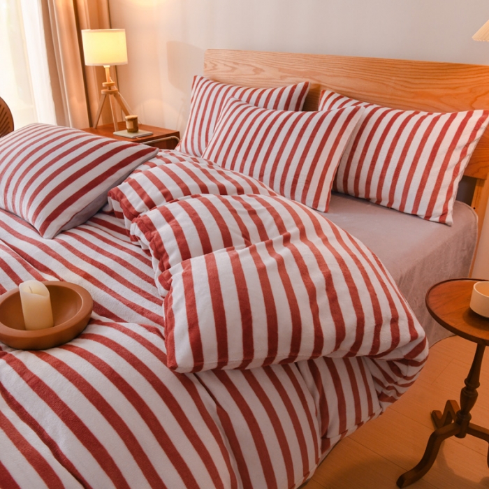 91家纺网 家纺一手货源 找家纺 2023新款无印风印花双面牛奶绒四件套 棕红条纹