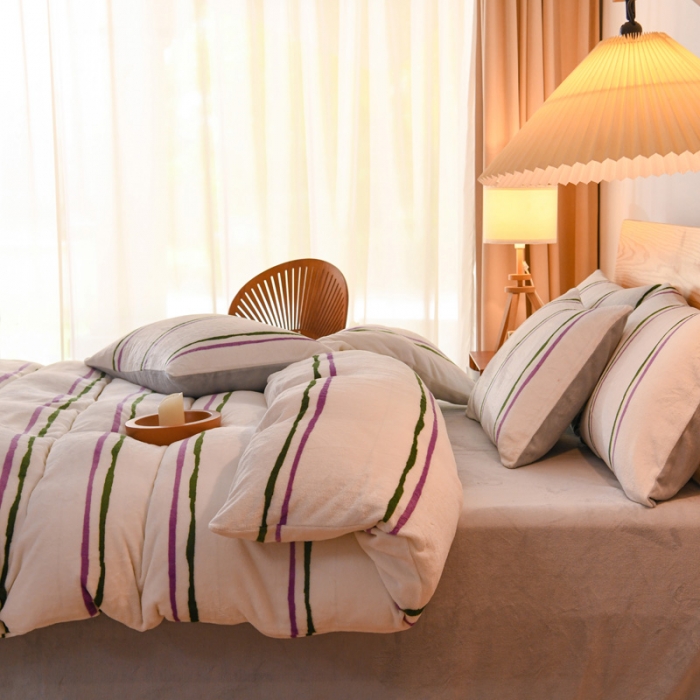 91家纺网 家纺一手货源 找家纺 2023新款无印风印花双面牛奶绒四件套 彩色条纹