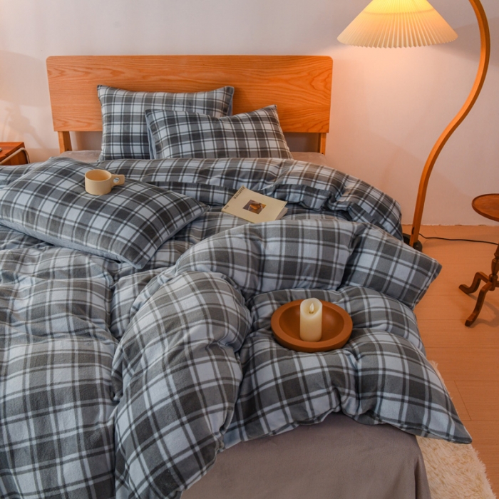 91家纺网 家纺一手货源 找家纺 2023新款无印风印花双面牛奶绒四件套 蓝黑格子