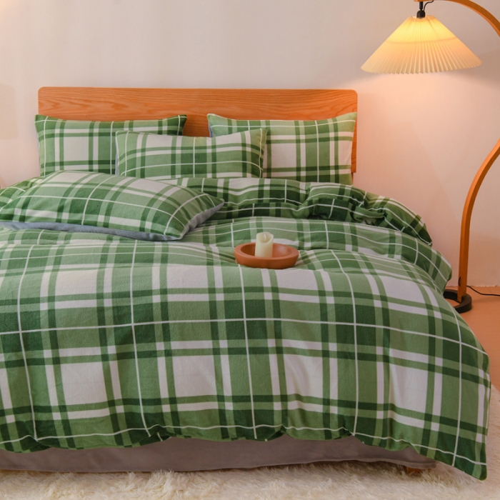 91家纺网 家纺一手货源 找家纺 2023新款无印风印花双面牛奶绒四件套 绿大格