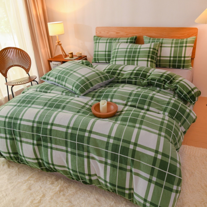 91家纺网 家纺一手货源 找家纺 2023新款无印风印花双面牛奶绒四件套 绿大格