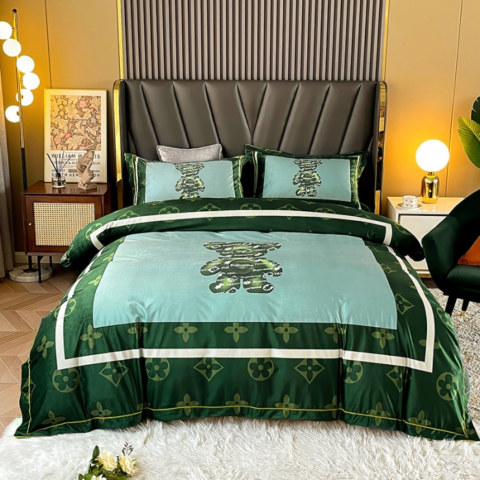 91家纺网 家纺一手货源 找家纺 宜家坊 2023新款高克重高奢云丝绒系列四件套 泰迪熊-墨绿