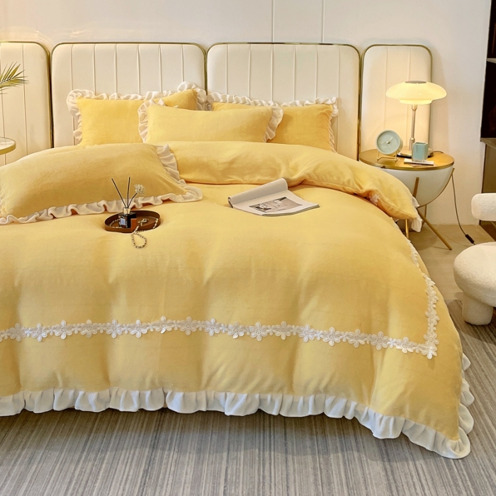 91家纺网 家纺一手货源 找家纺 2023新款韩版水溶花边牛奶绒四件套--安娜系列 安娜-布丁黄