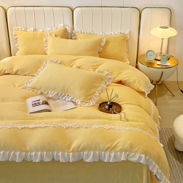 91家纺网 家纺一手货源 找家纺 2023新款韩版水溶花边牛奶绒四件套--安娜系列 安娜-布丁黄