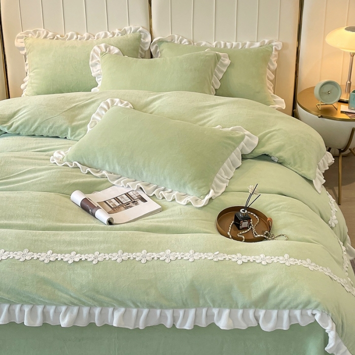 91家纺网 家纺一手货源 找家纺 2023新款韩版水溶花边牛奶绒四件套--安娜系列 安娜-清水绿