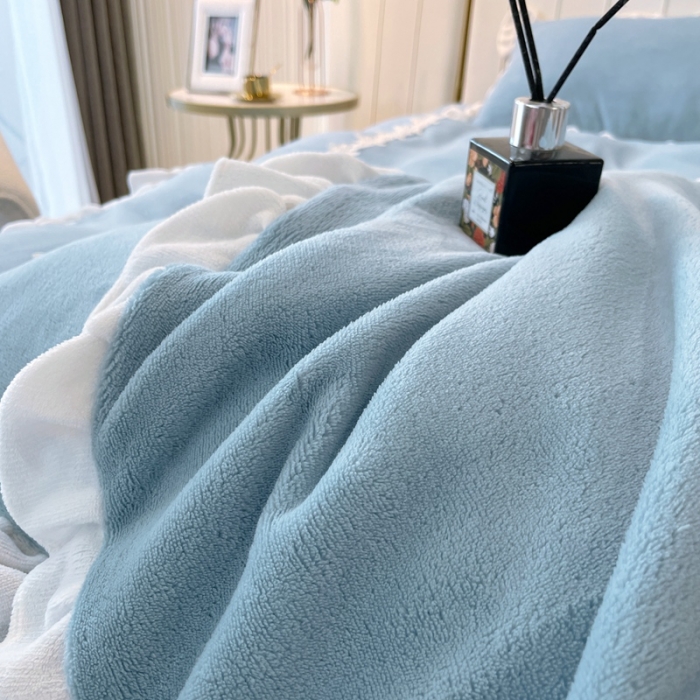 91家纺网 家纺一手货源 找家纺 2023新款韩版水溶花边牛奶绒四件套--安娜系列 安娜-天空蓝