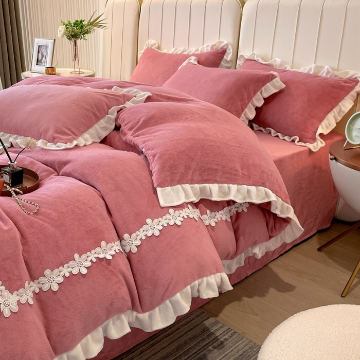 91家纺网 家纺一手货源 找家纺 2023新款韩版水溶花边牛奶绒四件套--安娜系列 安娜-甜豆沙