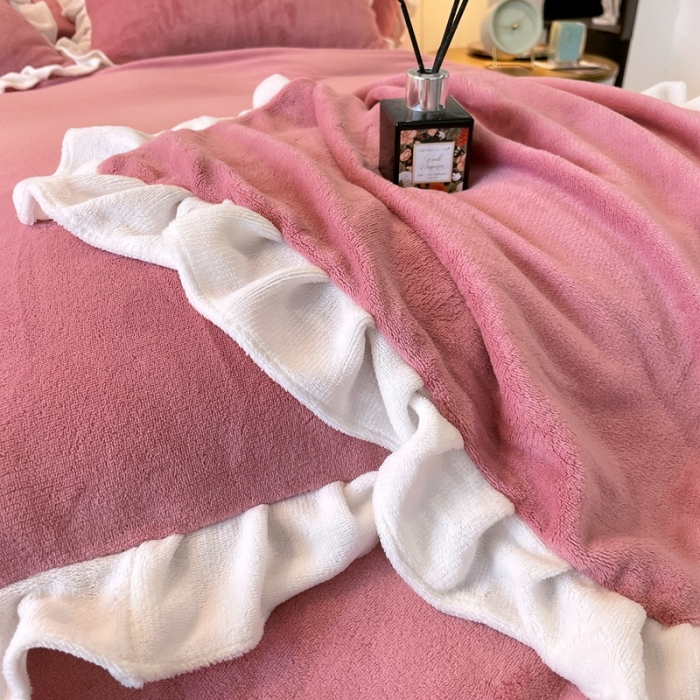 91家纺网 家纺一手货源 找家纺 2023新款韩版水溶花边牛奶绒四件套--安娜系列 安娜-甜豆沙