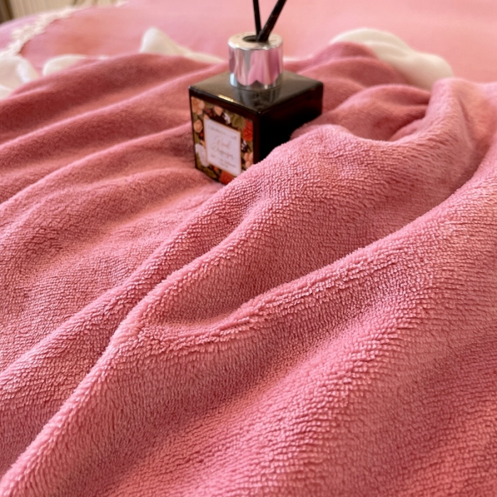 91家纺网 家纺一手货源 找家纺 2023新款韩版水溶花边牛奶绒四件套--安娜系列 安娜-甜豆沙