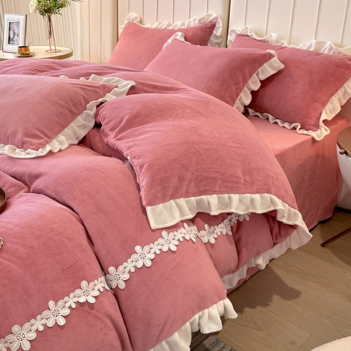 91家纺网 家纺一手货源 找家纺 2023新款韩版水溶花边牛奶绒四件套--安娜系列 安娜-甜豆沙