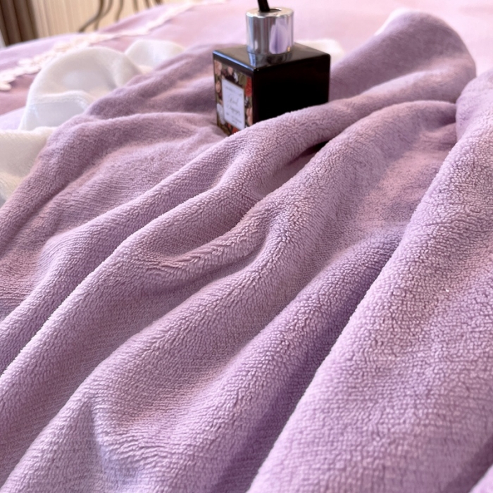 91家纺网 家纺一手货源 找家纺 2023新款韩版水溶花边牛奶绒四件套--安娜系列 安娜-香芋紫