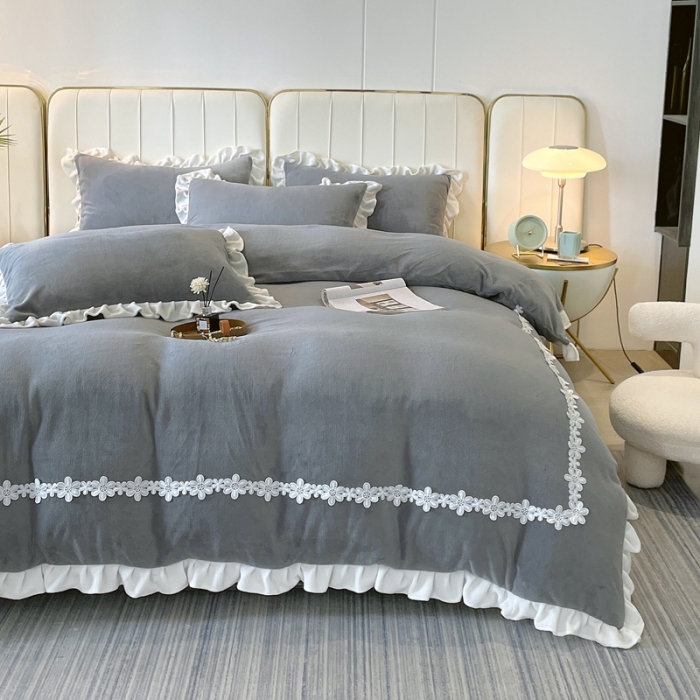 91家纺网 家纺一手货源 找家纺 2023新款韩版水溶花边牛奶绒四件套--安娜系列 安娜-星空灰