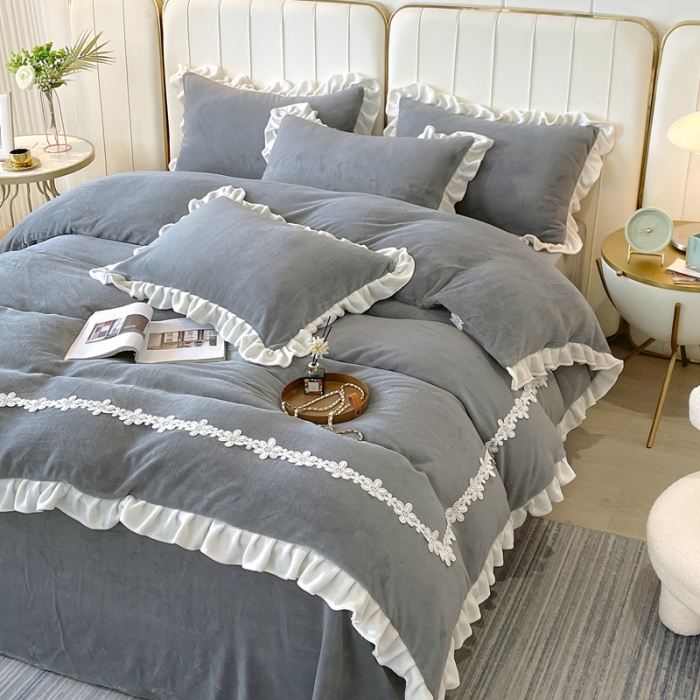 91家纺网 家纺一手货源 找家纺 2023新款韩版水溶花边牛奶绒四件套--安娜系列 安娜-星空灰