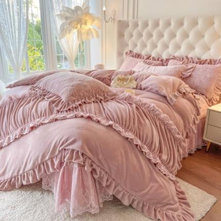 91家纺网 家纺一手货源 找家纺 （总）乐朵家居 2025秋冬 爱莎牛奶绒+朗思汀自发热夹棉床盖四件套