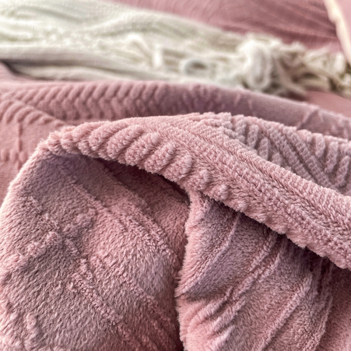 91家纺网 家纺一手货源 找家纺 宜家坊 2023秋冬新款A类素色牛奶绒拼边雕花四件套 安娜-豆粉