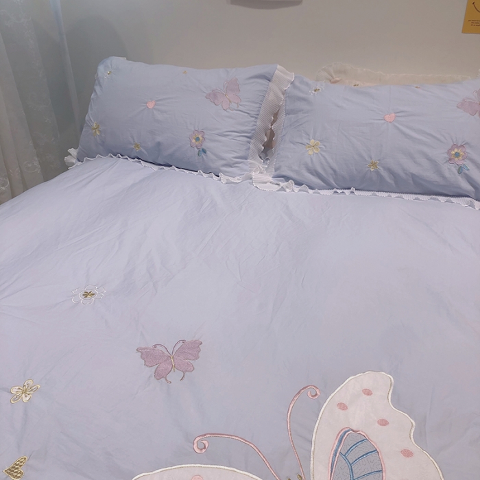 91家纺网 家纺一手货源 找家纺 2023新款A类母婴级全棉水洗棉绣花四件套--蝴蝶夫人系列实拍图 蝴蝶夫人-兰