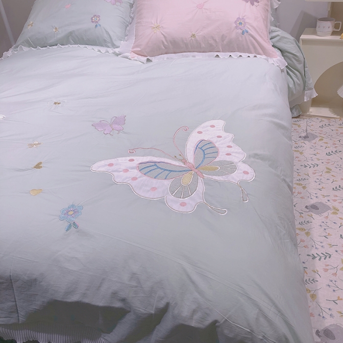 91家纺网 家纺一手货源 找家纺 2023新款A类母婴级全棉水洗棉绣花四件套--蝴蝶夫人系列实拍图 蝴蝶夫人-绿