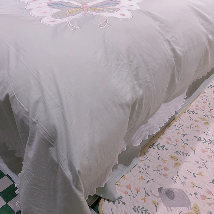 91家纺网 家纺一手货源 找家纺 2023新款A类母婴级全棉水洗棉绣花四件套--蝴蝶夫人系列实拍图 蝴蝶夫人-绿