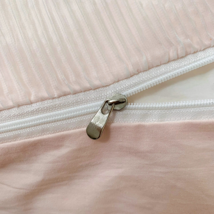 91家纺网 家纺一手货源 找家纺 （总）2023新款A类母婴级全棉水洗棉绣花四件套--蝴蝶夫人系列棚拍图