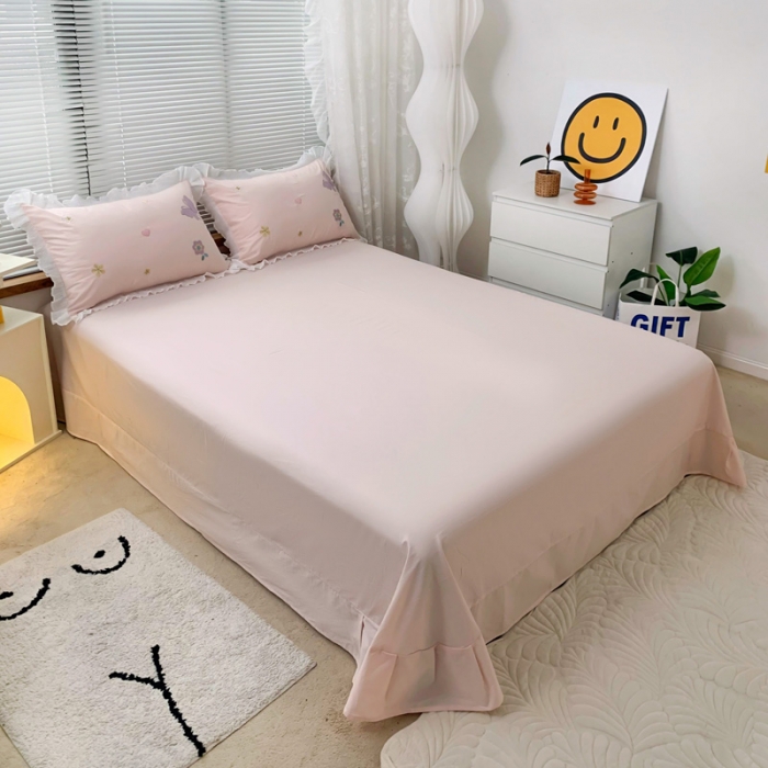 91家纺网 家纺一手货源 找家纺 2023新款A类母婴级全棉水洗棉绣花四件套--蝴蝶夫人系列棚拍图 蝴蝶夫人-粉